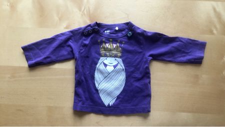 Lila Langarmshirt mit Krone Gr. 62 für kleine Prinzessin