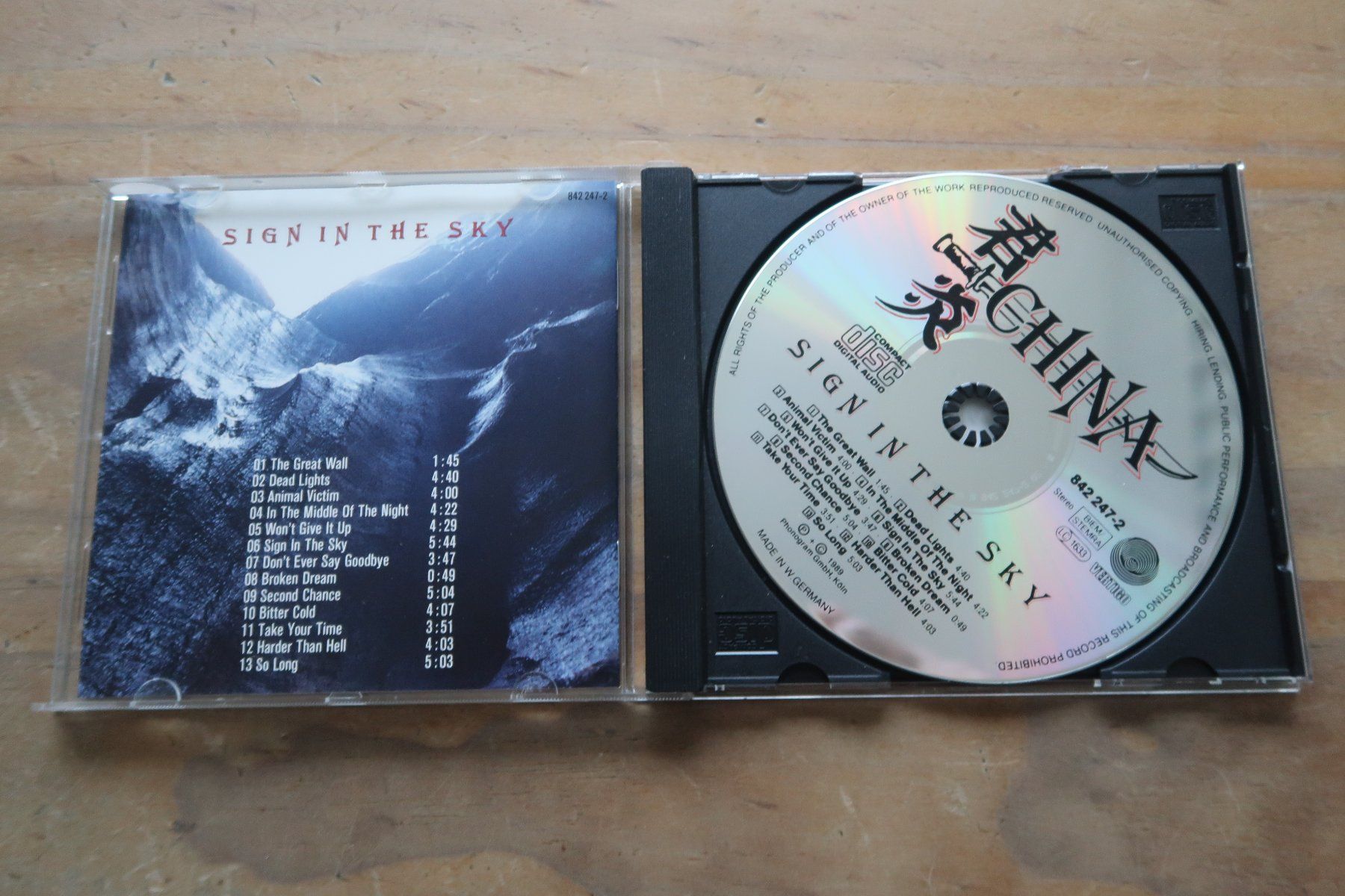 CD: CHINA - SIGN IN THE SKY - PRE- GOTTHARD CD – Usato da Basel venduto da Patiscat 3