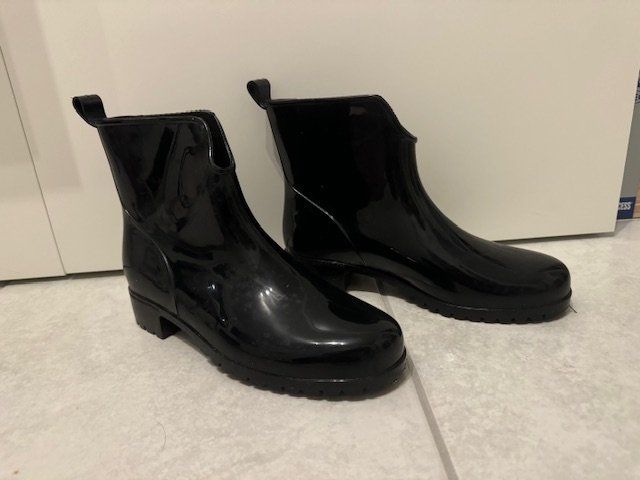 Scarpe da donna: Gummistiefel / Stiefeletten Gr. 38 neu – Nuovo e nell'imballaggio originale da Jona venduto da Cleo125