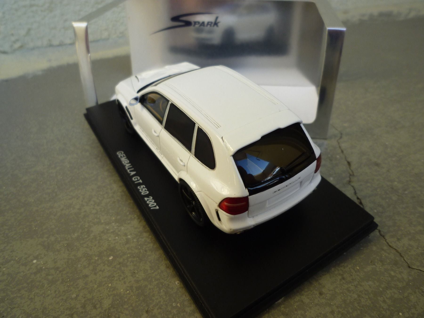 Modellini d'auto: Gemballa GT 550 (2007) – Nuovo e nell'imballaggio originale da Flawil venduto da Imperiosud 3
