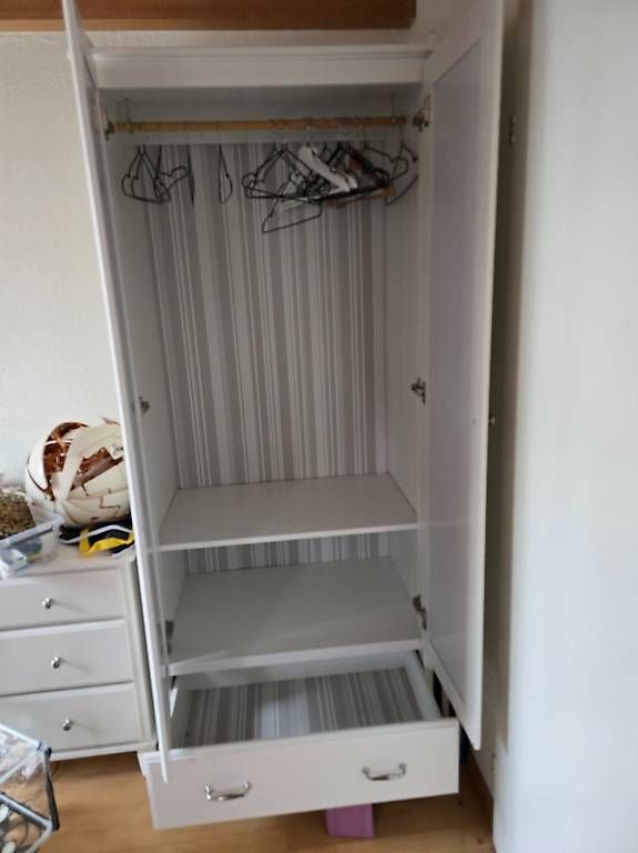 Schränke: Kleiderschrank mit Spiegeln  – Gebraucht aus Zürich von simonanstey 1