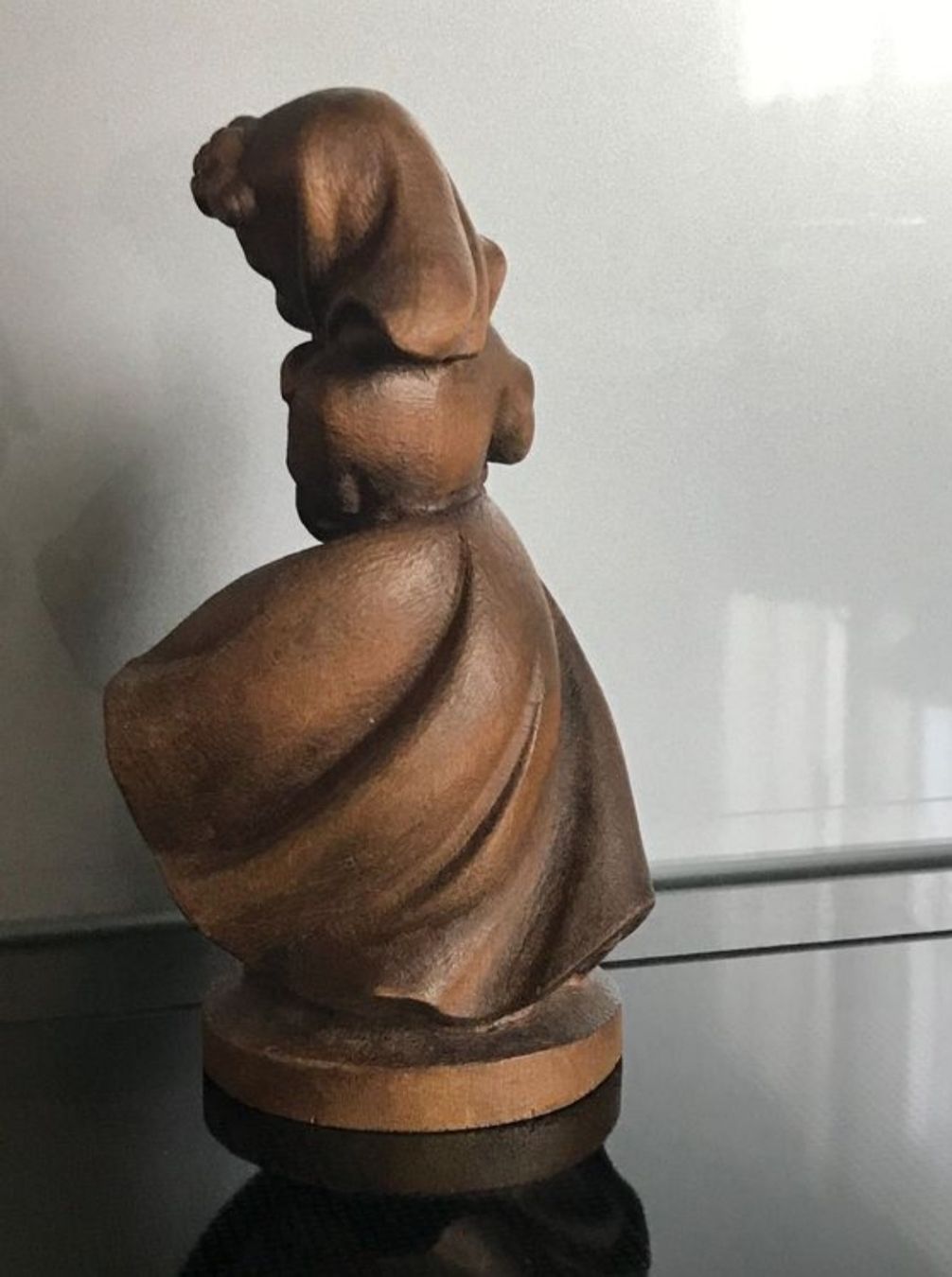 Statuette: KLEINE/FIGURE STATUETTE/FIGUR EVENTUEL HOLZ. – Usato da Buchs AG venduto da Cuescu 2