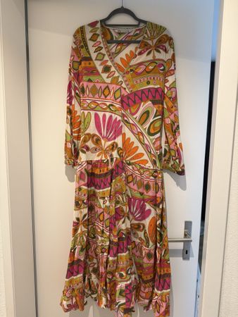Kleid Zara Blumenmuster Grösse L guter Zustand