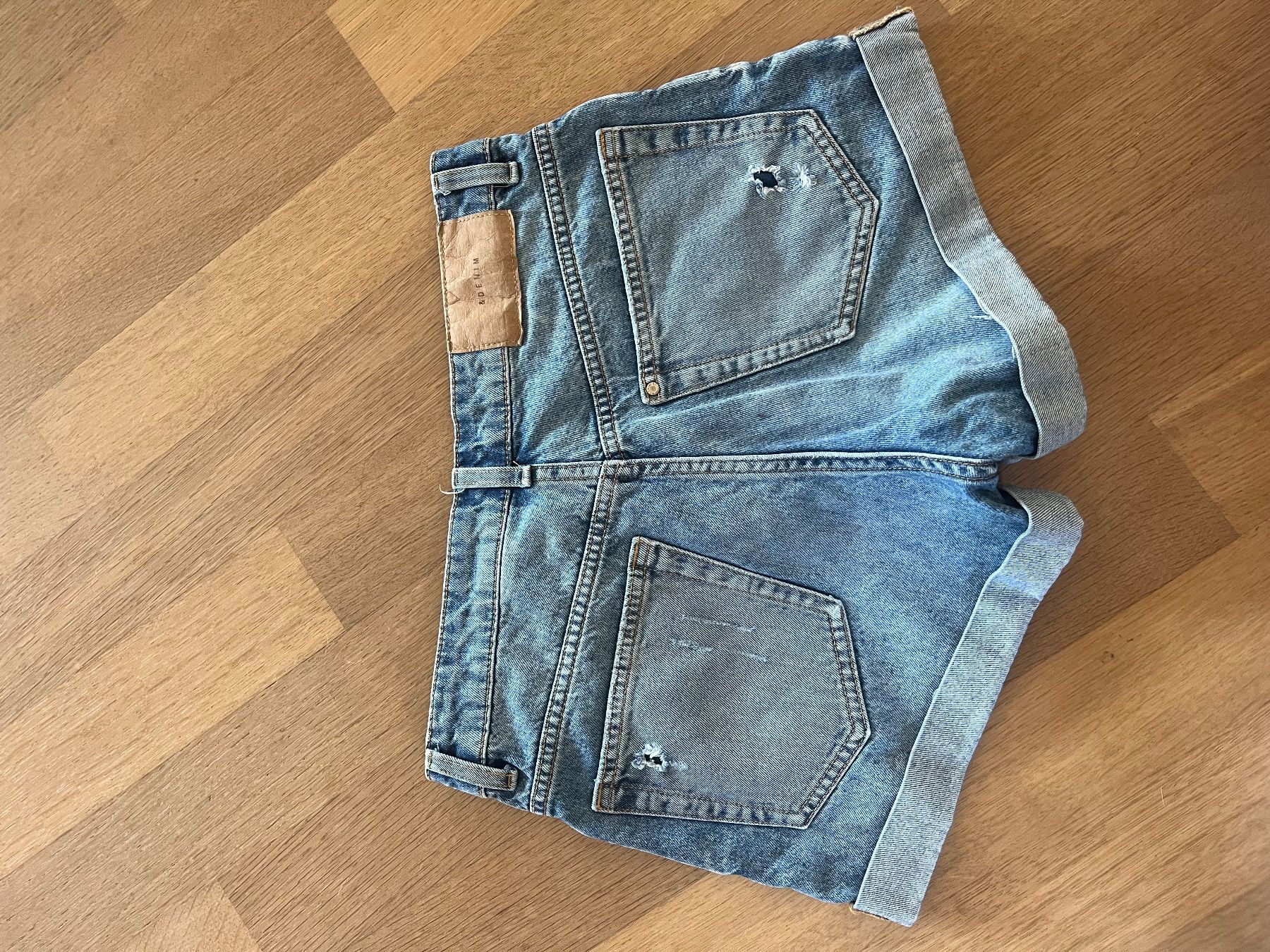 H&M Jeans: Jeansshorts Damen – Gebraucht aus Laupen BE von lee_ym6v 4