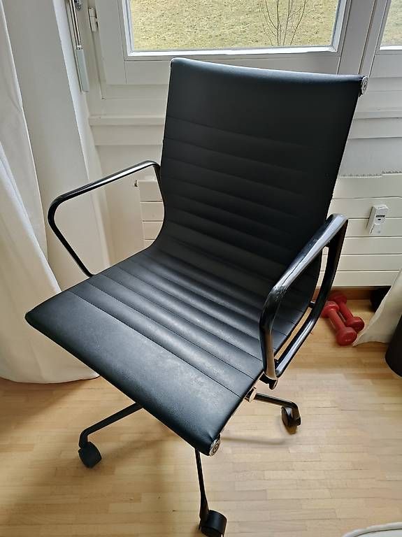Stühle: Eames Aluchair replica Bürostuhl – Gebraucht aus Winterthur von style-and-design.zrh 4