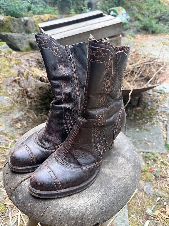 Damenschuhe: Boots – Gebraucht aus Basel von Scheia