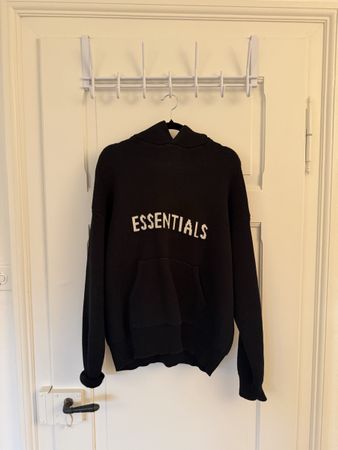 Kapuzenpullover FG Essentials schwarz Grösse L guter Zustand