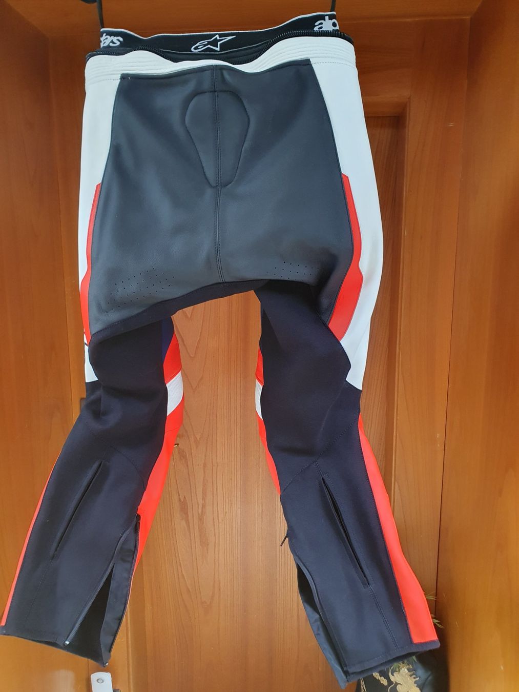 Alpinestars Pantaloni: Alpinestars Motorradlederhose – Nuovo (secondo la descrizione) da Rubigen venduto da RC8Pf 2