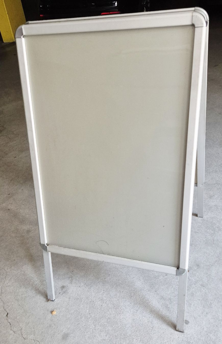 Allestimento di negozi e stand fieristici: Kundenstopper / Plakatständer – Usato da mettmenstetten venduto da choice01 1