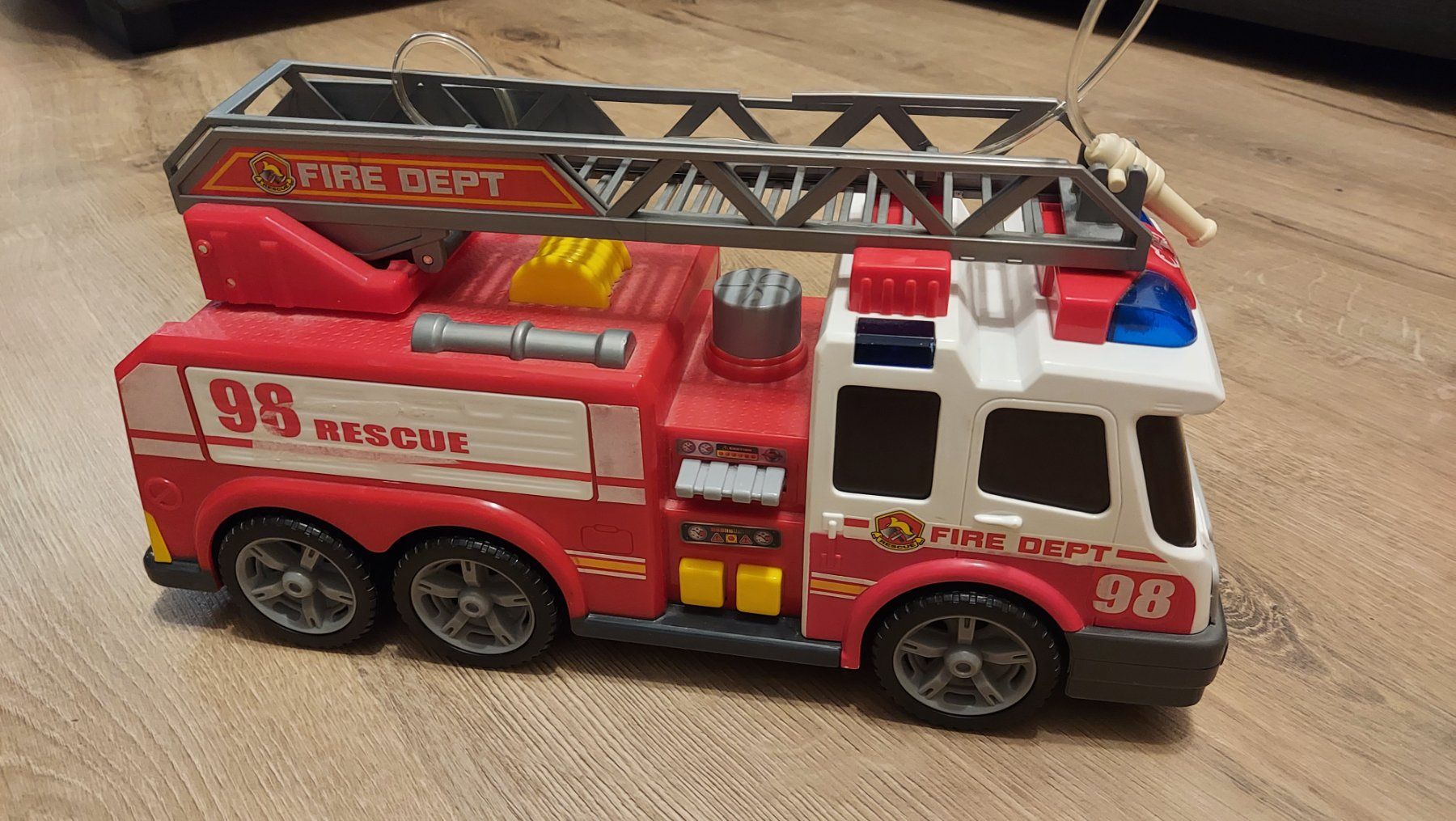 Giocattoli: Feuerwehrauto – Usato da Anglikon venduto da Yari05 1
