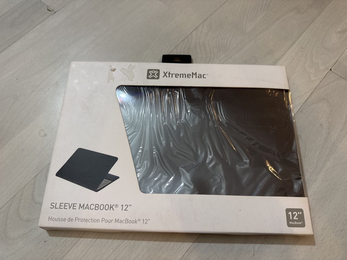 Covers & Taschen: MacBook Sleeve 12" Schwarz Hülle neu ov – Neu und originalverpackt aus Gersau von Second-Hand-Shop 1