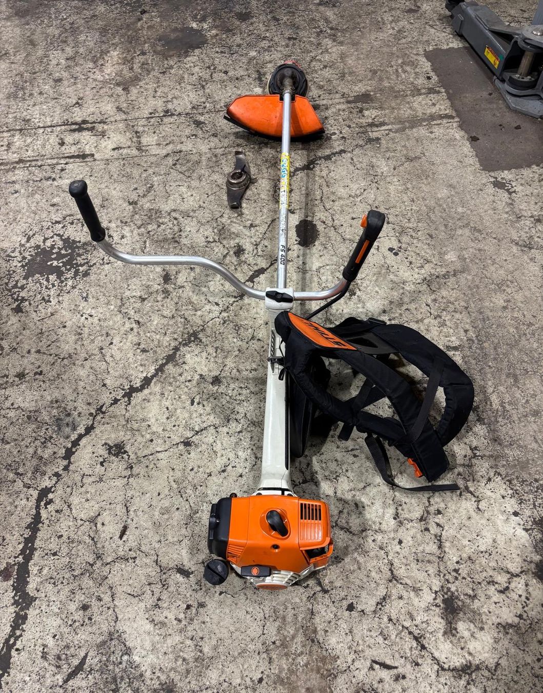 Stihl Alle Maschinen: Rasentrimmer Stihl FS 400 – Gebraucht aus Grono von laz_nx8q 3