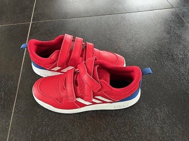 Scarpe per ragazzi: Adidas Turnschuhe neu Grösse 38 – Usato da Lyss venduto da af123