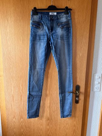 Spezielle Only Jeans mit Reissverschlüssen Gr. M
