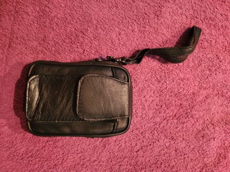 Schwarzes Leder Portemonnaie Neu!   Hoch 13cm Breit 9cm
