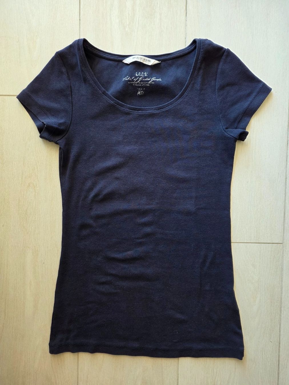 H&M T-shirt: T-shirt bleu marine – Usato da Onnens VD venduto da Bleuet06