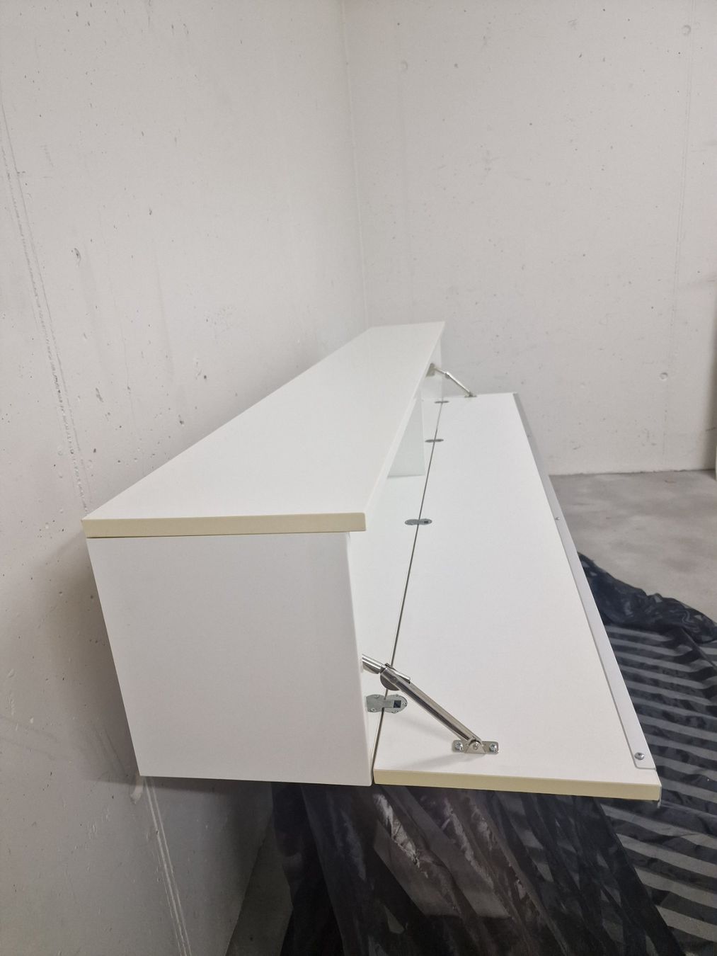 Étagères: Weisses Wandregal – D'occasion à Buchs ZH par xen_vbk2 4