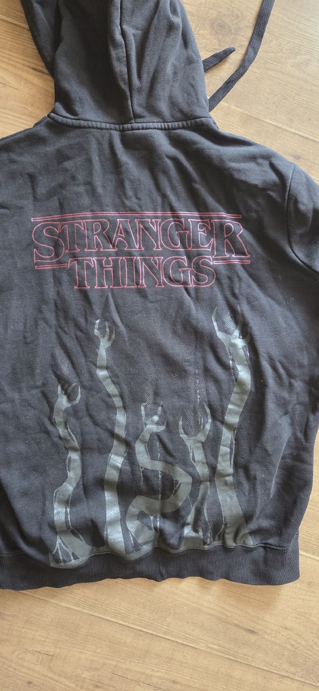 Maglioni & Felpe: Stranger Things Hoodie Gr. M Schwarz – Usato da Kaltbrunn venduto da BarbaraR 2