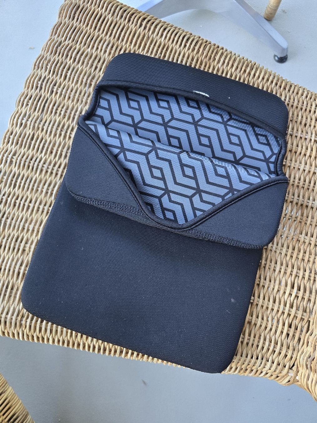 Borse: Housse ordinateur portable HP noire 13 pouces  – Usato da BERN venduto da froggyinternationale 1