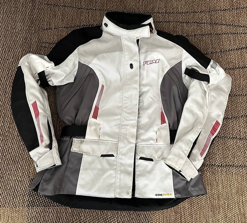 FLM Kleiderpakete: Komplettes Motorrad Outfit – Gebraucht aus Basel von Hannes-Tizian