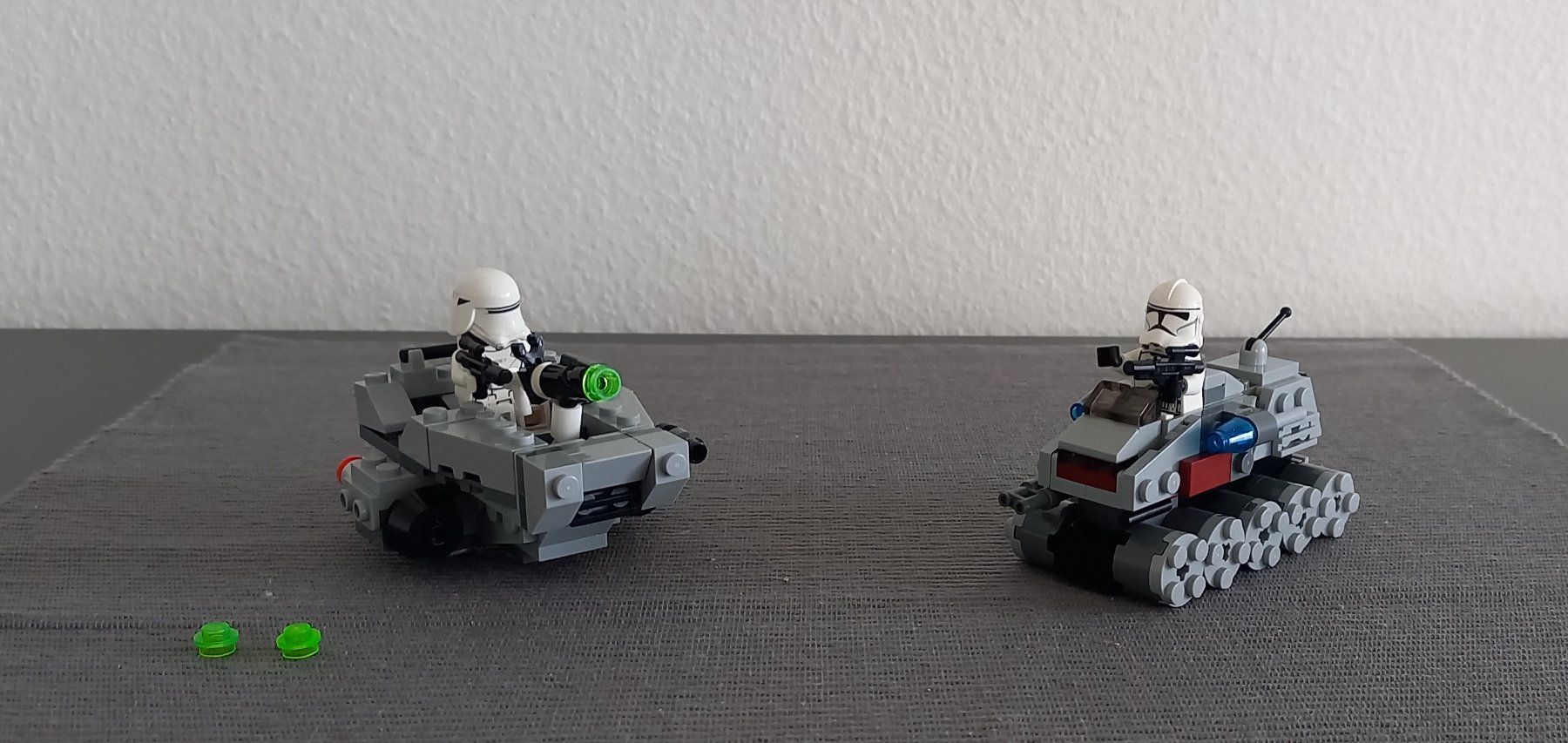 Lego Giocattoli: Lego Star Wars 75126 und 75028 – Usato da Emmenbrücke venduto da poros221 1