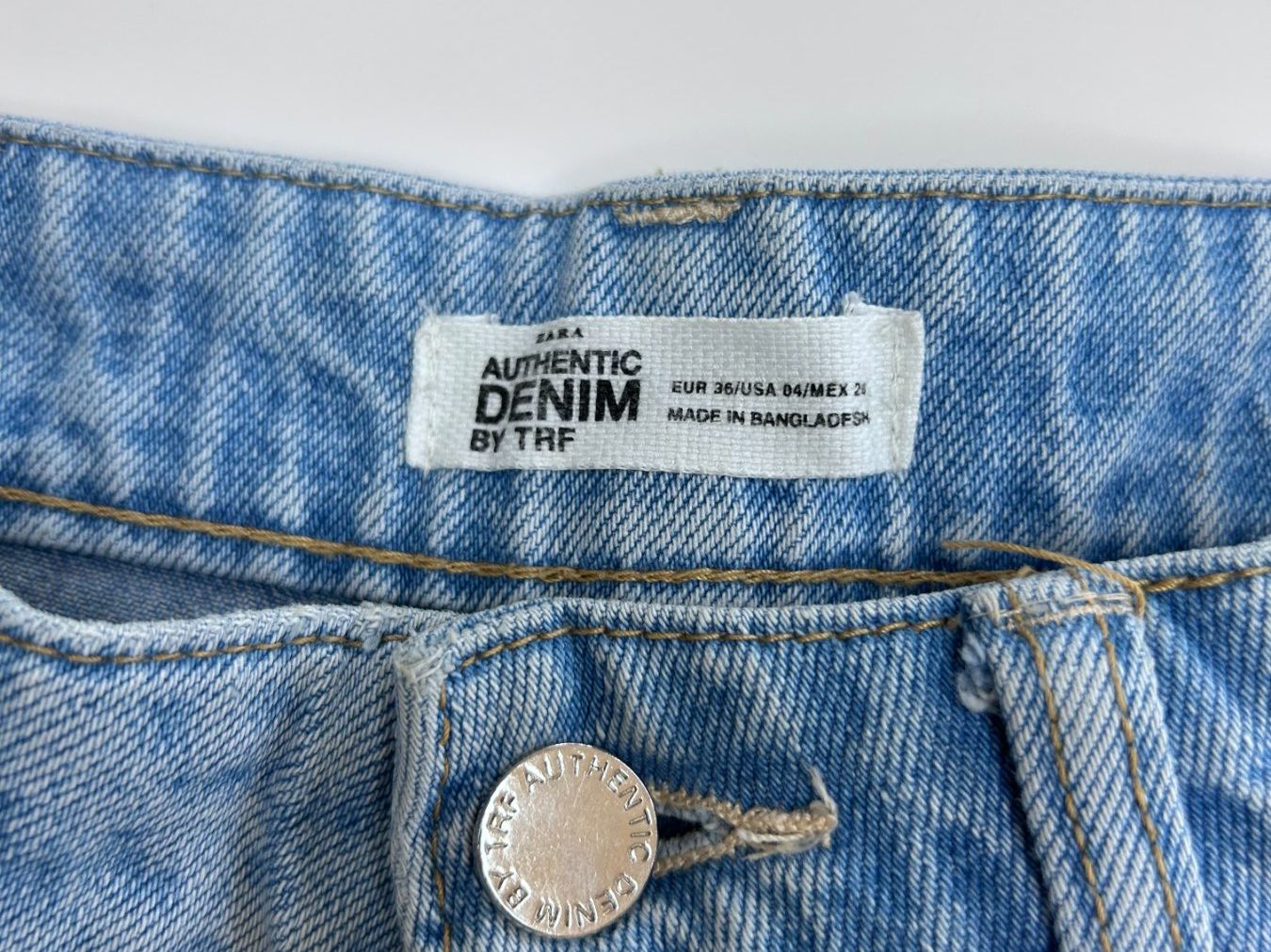 Zara Hosen: Zara Denim Shorts – Gebraucht aus St. Gallen von look-twice 4