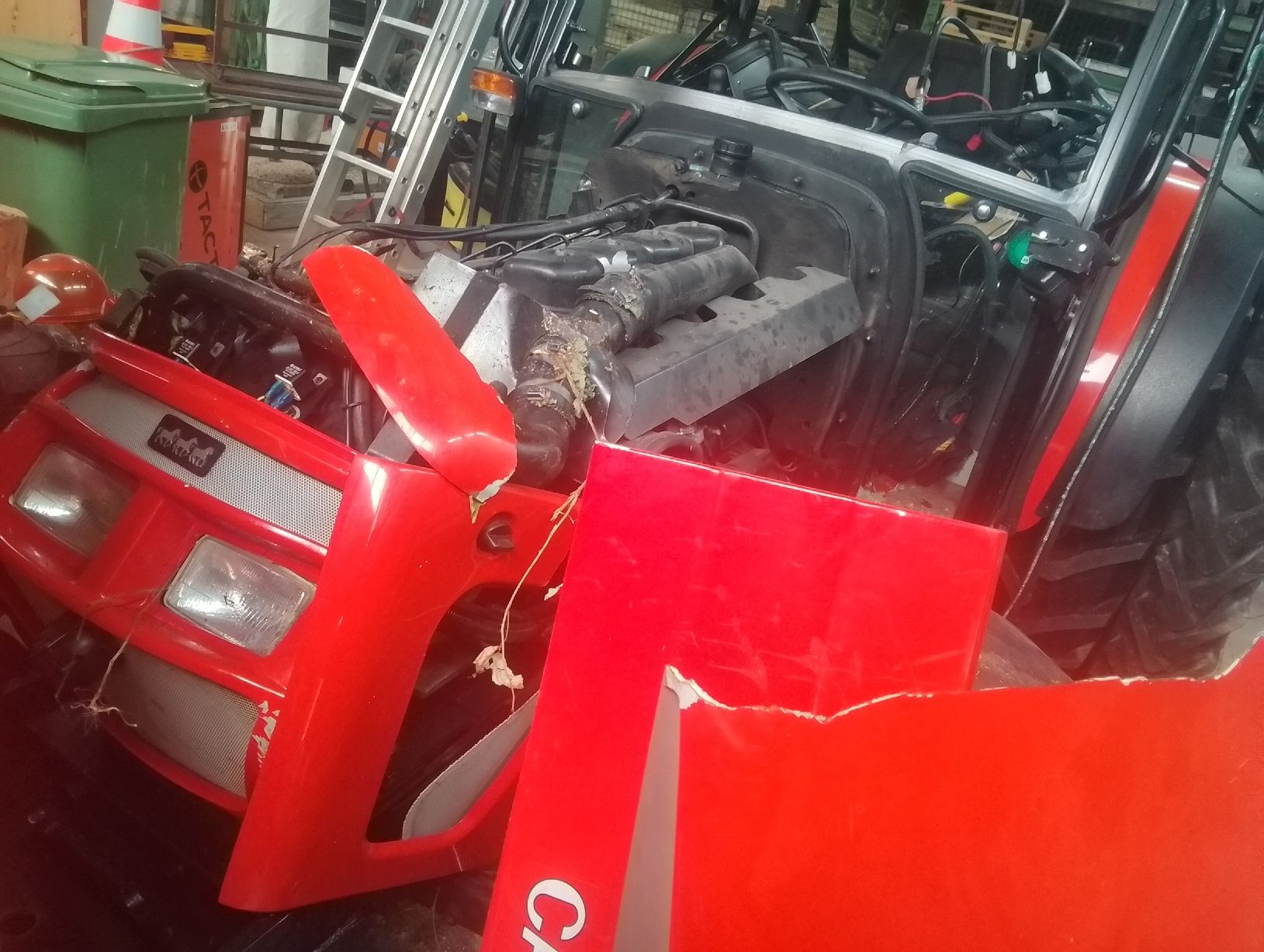 Carraro Trattori: Carraro Agriplus 75-4 Unfall!!! – Difettoso da Wittenbach venduto da bruggis44 5