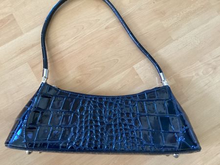 Handtasche Echtleder blau Krokoprägung