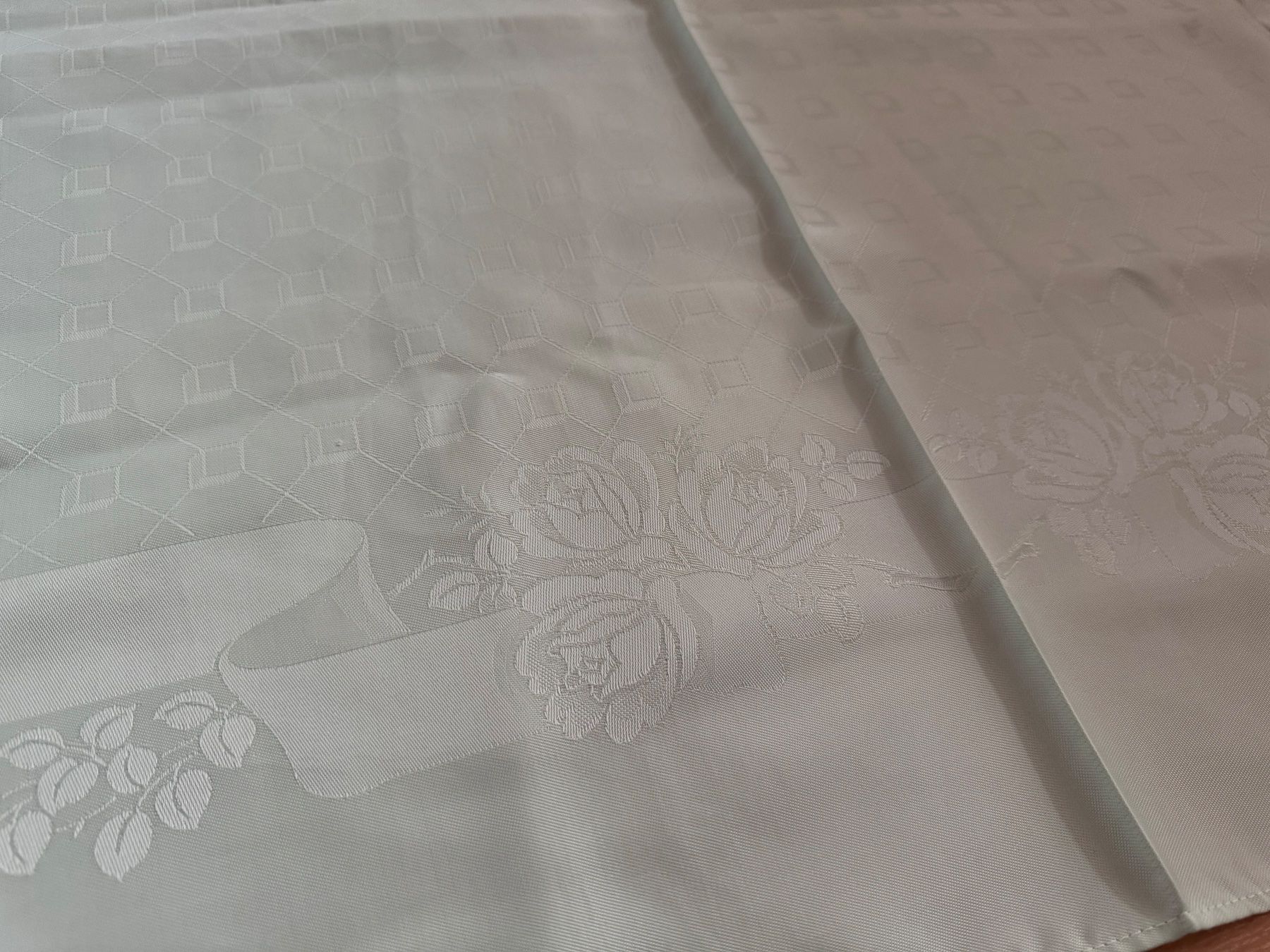 Altra biancheria da tavola: grosse Tischdecke – Usato da Grosswangen venduto da Second_hand_paradise 6