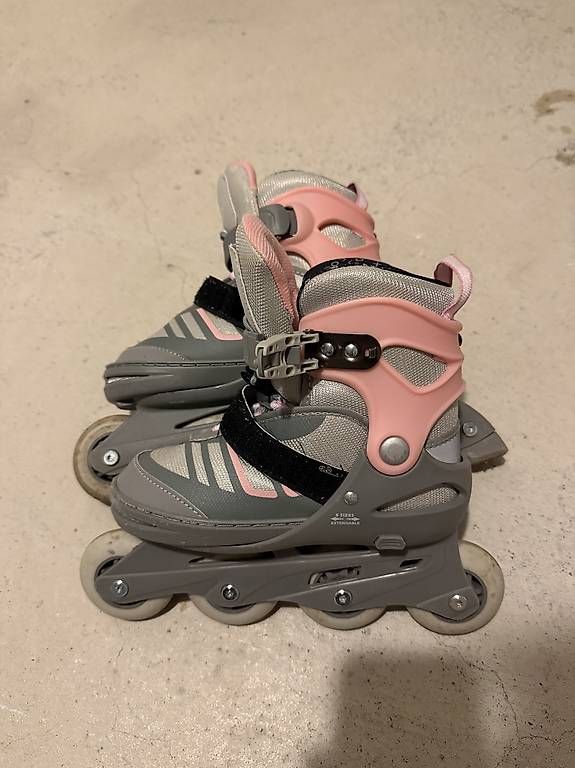 Pattini in linea & Pattini a rotelle: Verstellbare Mädchen-Inlineskates (Gr. ca. 32-37) – Usato da Allschwil venduto da Pisipa 1