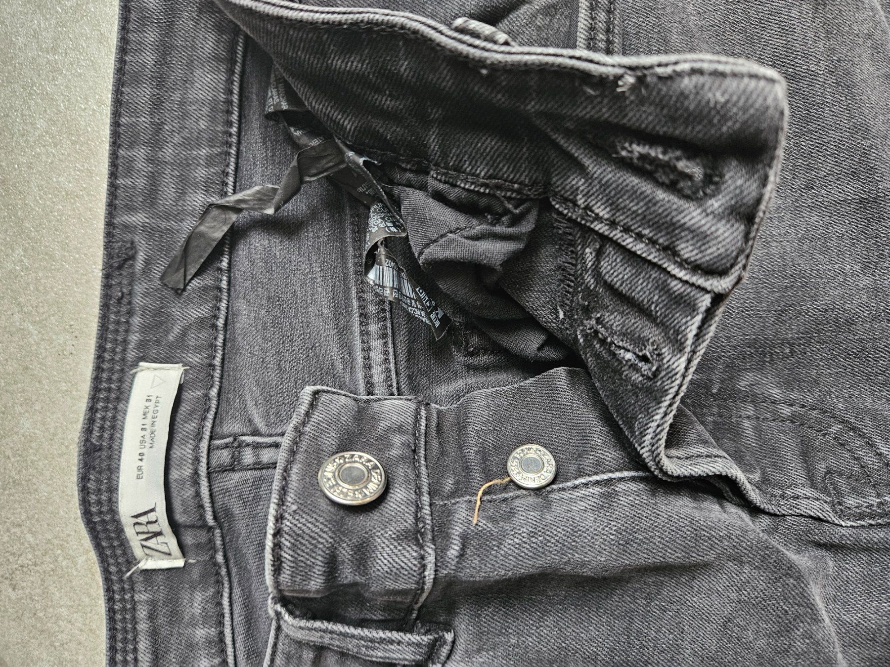 Zara Jeans: Zara Jeans Destroyed Look Gr. 40 Schwarz – Usato da Unterkulm venduto da Sani78 2