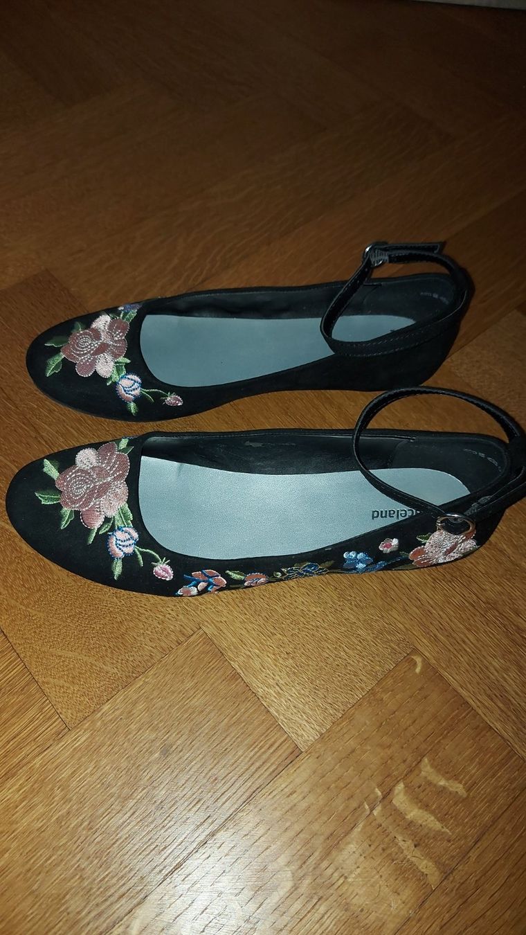 Scarpe da donna: Ballerina, blumenbestickt – Nuovo (secondo la descrizione) da Sion venduto da aud_7pxl 3