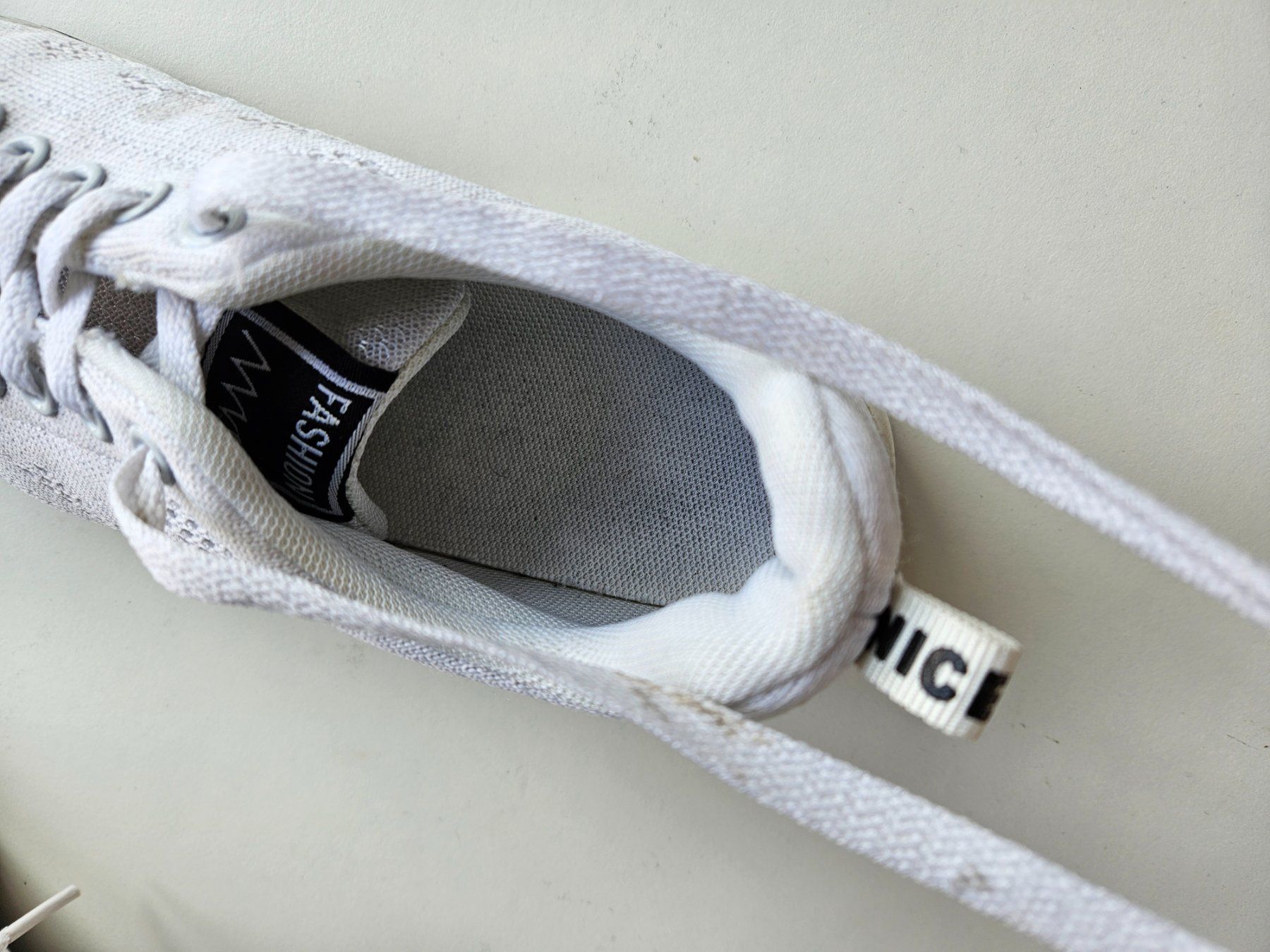 Chaussures hommes: Weisse Sneakers Gr.38 – D'occasion à Schaffhausen par sabrina915 8