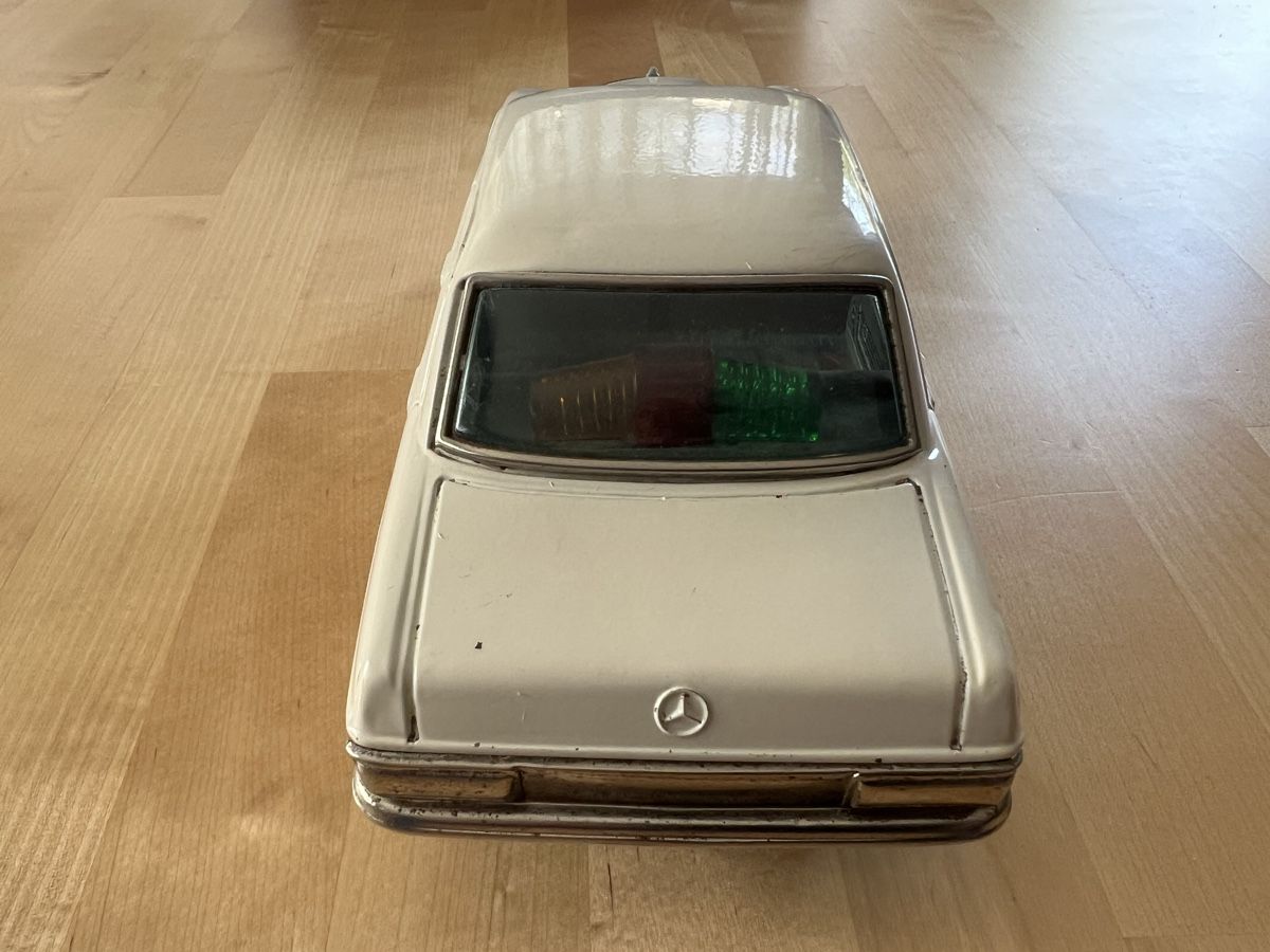 Mercedes-Benz Modellini d'auto: Weisses Mercedes Blechauto – Difettoso da Luzern venduto da Filisur 2