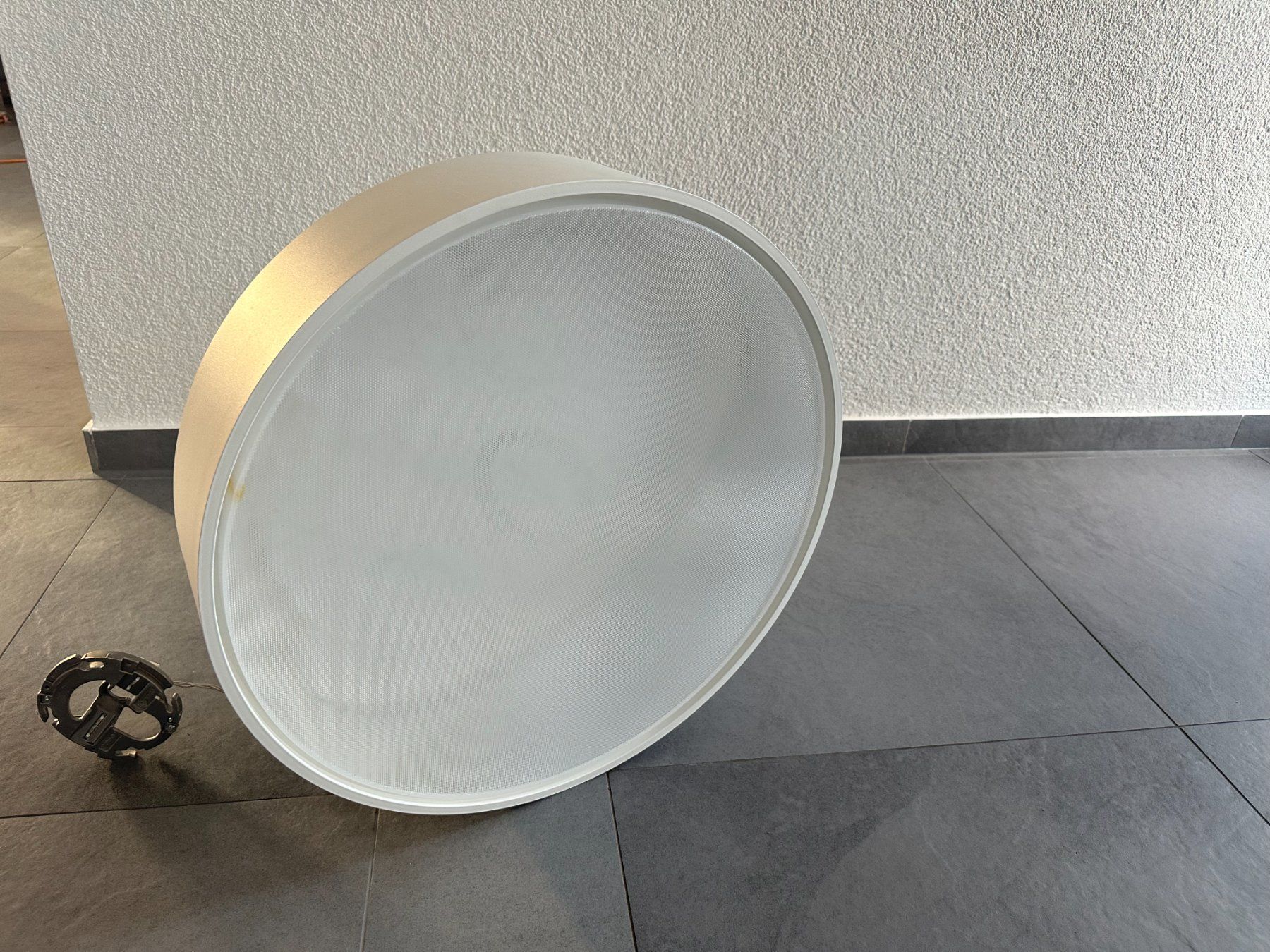 Regent Lampen: Regent Pendelleuchte Solo Office C-LED – Gebraucht aus Bernhardzell von e-i-n-s 1