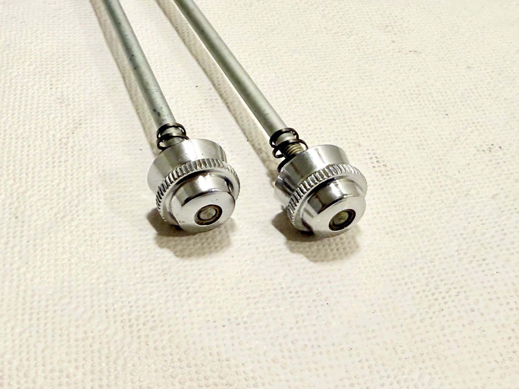Campagnolo Pezzi di ricambio: Campagnolo Chorus Schnellspanner Set NEUWERTIG 2607 – Usato da Luzern venduto da bikeandbeltcom 2
