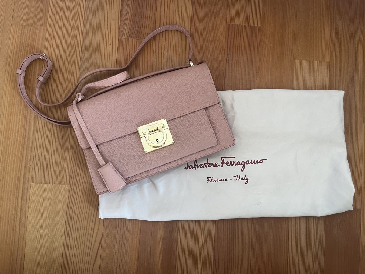 Salvatore Ferragamo Borse da donna: Salvatore Ferragamo Handtasche - Aileen – Nuovo (secondo la descrizione) da Meggen venduto da Wydvi