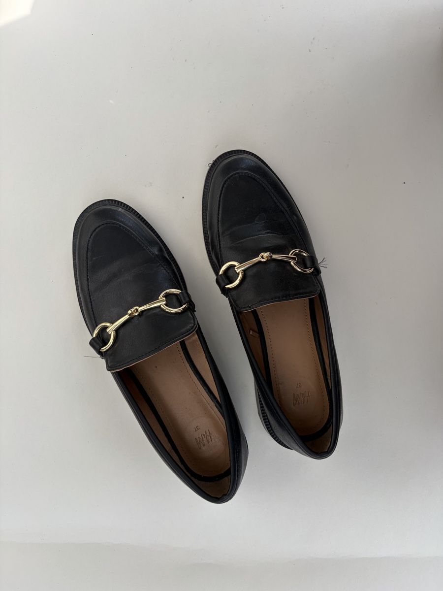 H&M Chaussures femmes: Loafers H&M Grösse 37 – D'occasion à Zürich par leaena.st