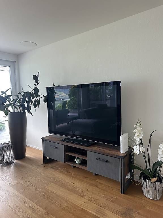 Mobili TV: TV-Sideboard in Holzoptik & Anthrazit – Usato da Zug venduto da andji_1715
