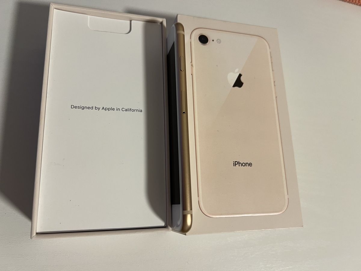Apple Telefoni cellulari / Smartphones: iPhone 8 Gold 64 GB zu verkaufen – Usato da Adliswil venduto da Pacifoll 5