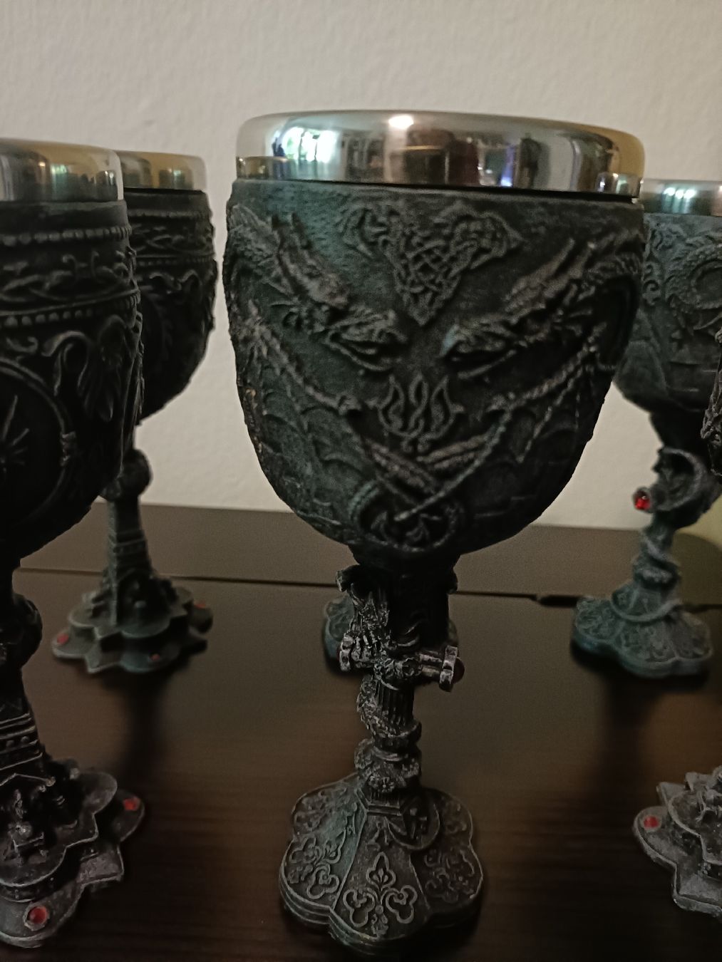 Tutte le decorazioni: 6er Set Mittelalterliche Kelche Drachen-Design – Usato da Schinznach Bad venduto da knucker 2