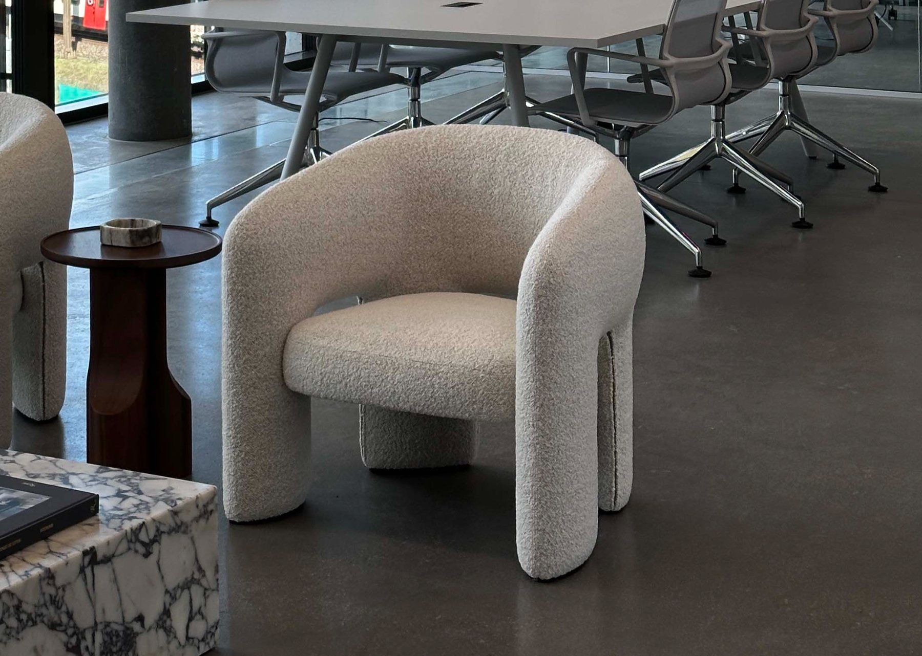 Poltrone: Mohdern — 2x fauteuils design Bold Bouclé – Usato da Penthalaz venduto da tsarerie 2
