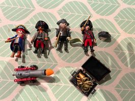 Playmobil - 4 personnages pirates avec accessoires