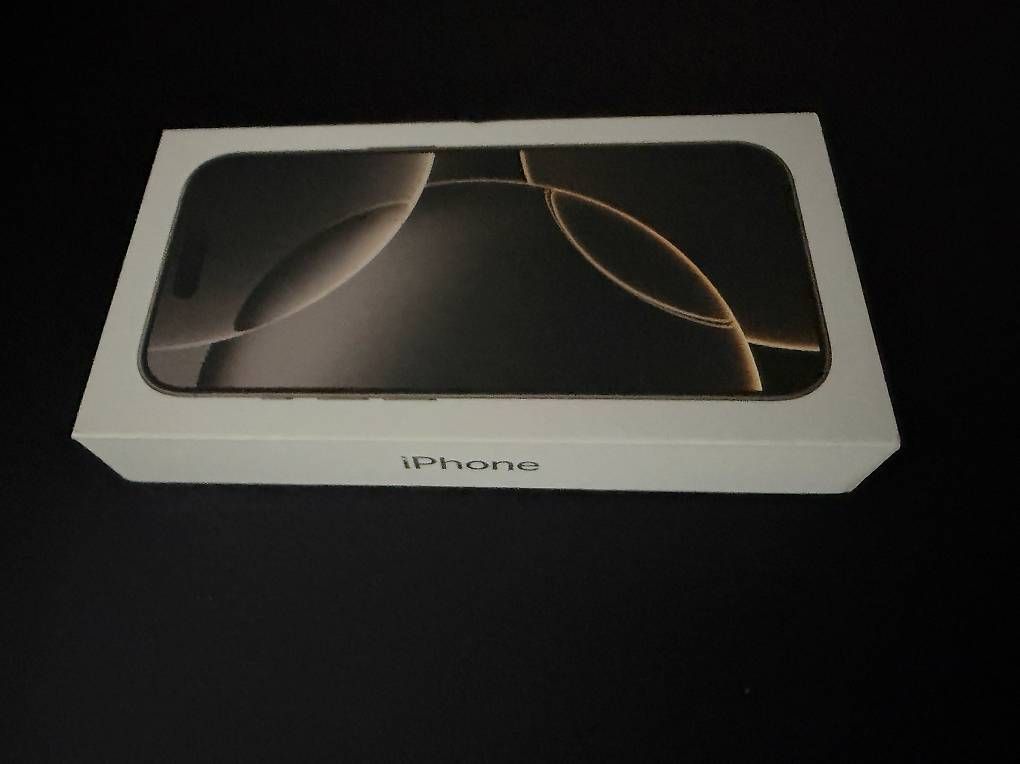 Telefoni cellulari / Smartphones: iPhone 16 Pro  – Usato da Basel venduto da michael405 2