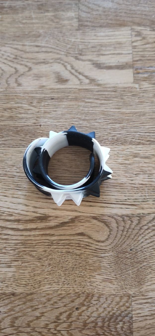 Bracciali & Braccialetti: Armband mit Stacheln – Usato da Samstagern venduto da Sickrider 2