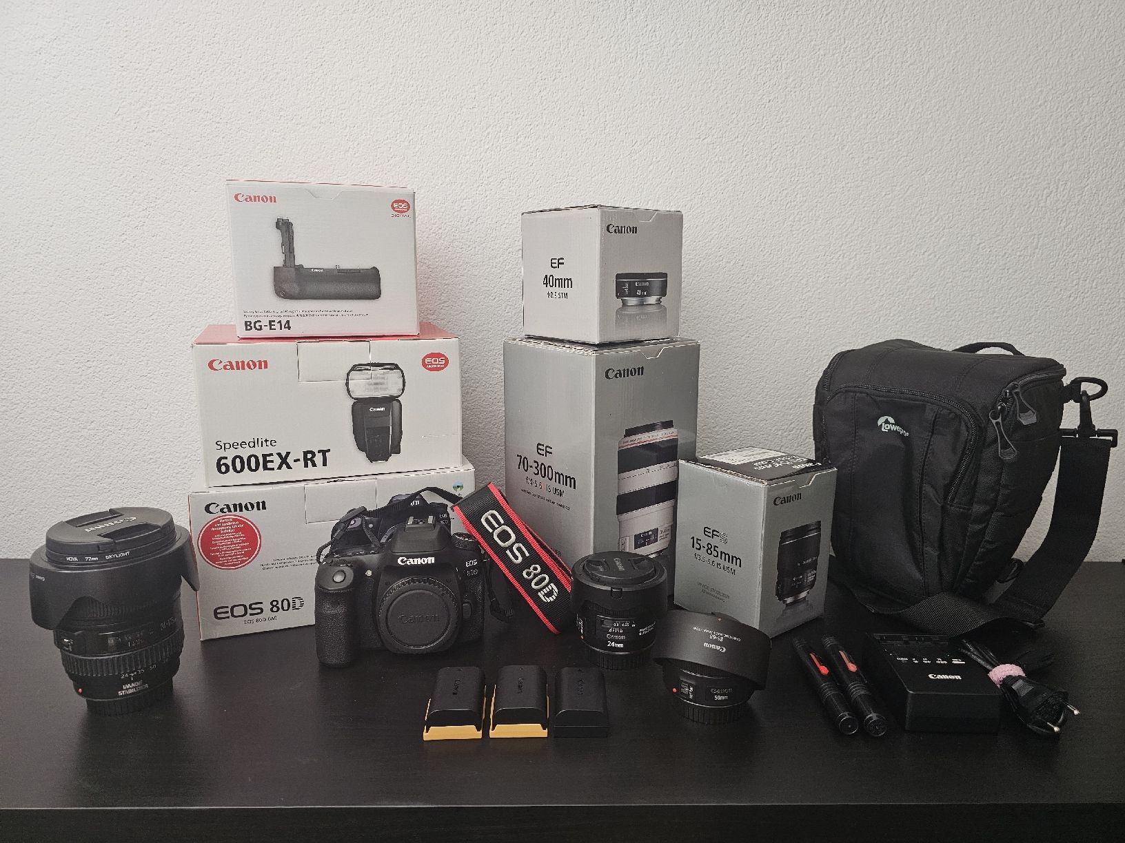 Canon Appareil photo: Canon EOS 80D mit viel Zubehör – D'occasion à Rubigen par Dosii