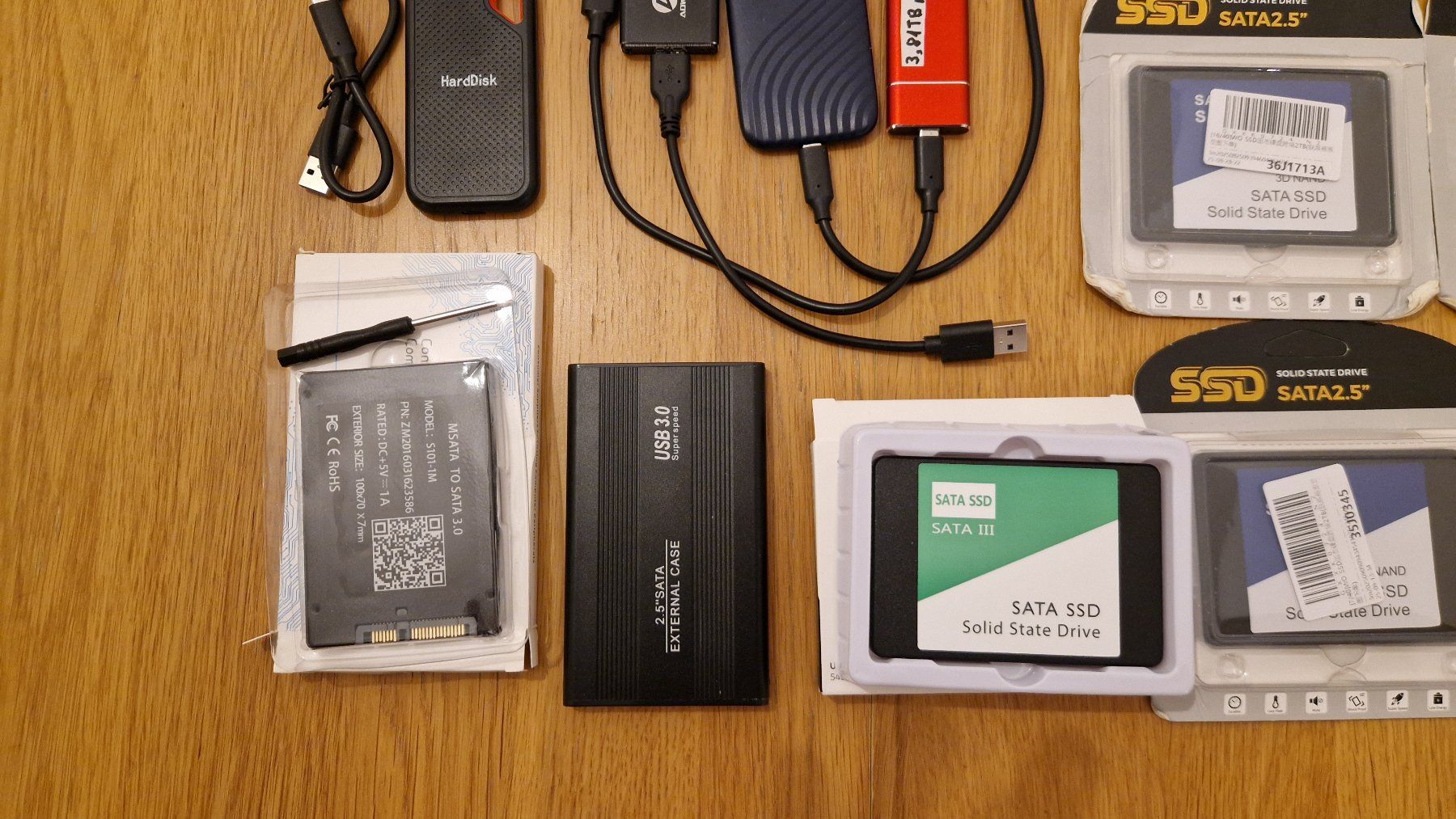 Dischi rigidi: Large Storage Lot (SSDs, HDDs, Cases & Cables) – Usato da Delémont venduto da aliGorithm 5