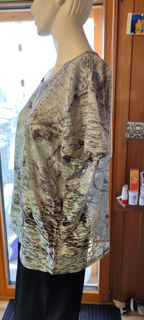 T-Shirts: Damen T-Shirt gr XXL eher 46 – Gebraucht aus Schweizersholz von fuchs06 2