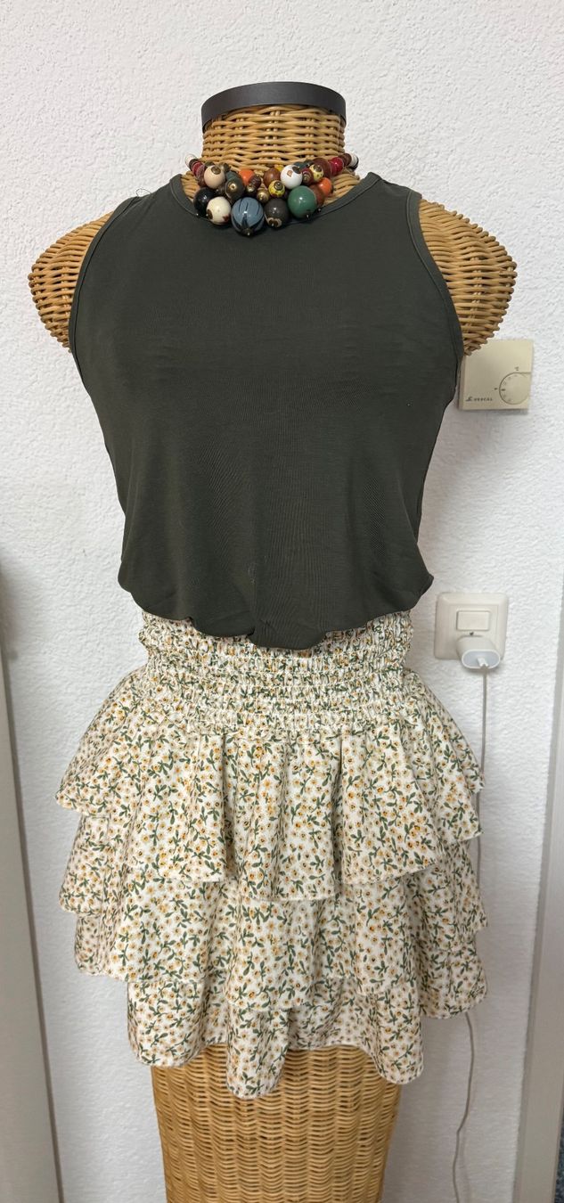 Lotti di vestiti: 12 tlg Set.Kleider S inkl.schuhe 38 – Nuovo (secondo la descrizione) da Turbenthal venduto da 310707 8