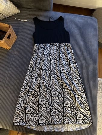 Kleid schwarz-weiss gemustert Grösse S guter Zustand